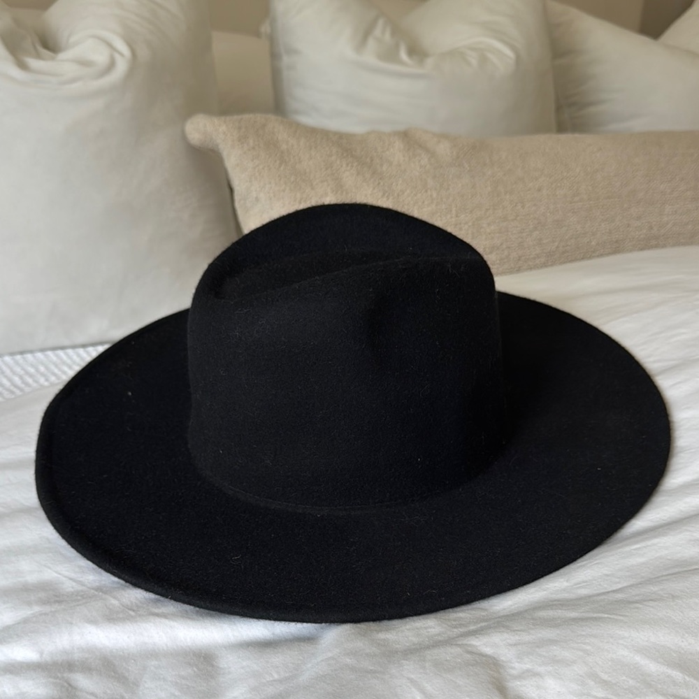 Felt wide brim hat